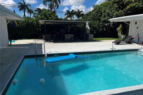 House in Palmetto Bay, Florida 5 bedrooms, 225.75 sq.m. № 1896830 - photo 4