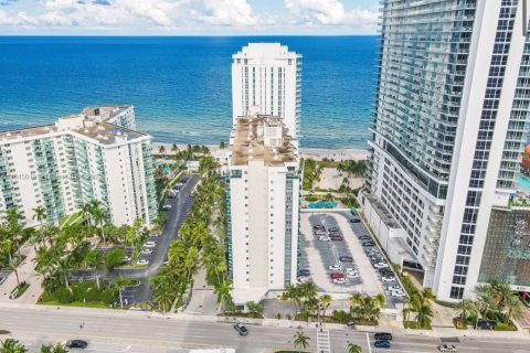 Copropriété à vendre à Hollywood, Floride: 2 chambres, 125.05 m2 № 1842549 - photo 27