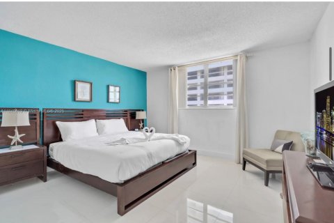 Copropriété à vendre à Hollywood, Floride: 2 chambres, 125.05 m2 № 1842549 - photo 13