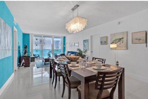 Copropriété à vendre à Hollywood, Floride: 2 chambres, 125.05 m2 № 1842549 - photo 9