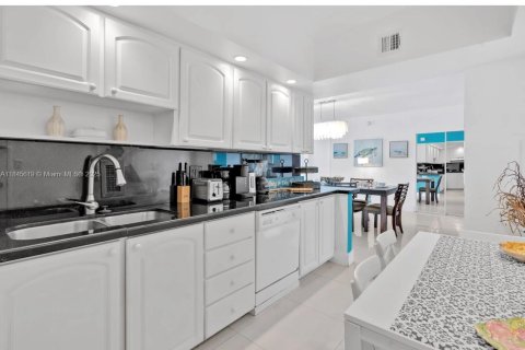 Copropriété à vendre à Hollywood, Floride: 2 chambres, 125.05 m2 № 1842549 - photo 3
