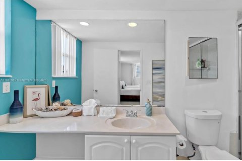 Copropriété à vendre à Hollywood, Floride: 2 chambres, 125.05 m2 № 1842549 - photo 18
