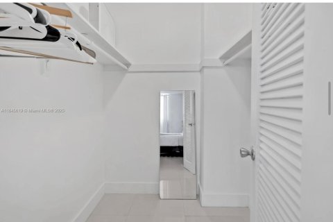 Copropriété à vendre à Hollywood, Floride: 2 chambres, 125.05 m2 № 1842549 - photo 11