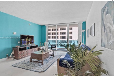 Copropriété à vendre à Hollywood, Floride: 2 chambres, 125.05 m2 № 1842549 - photo 4