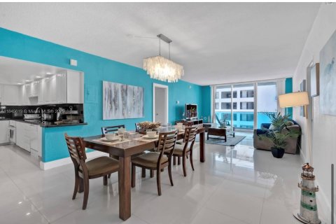 Copropriété à vendre à Hollywood, Floride: 2 chambres, 125.05 m2 № 1842549 - photo 5