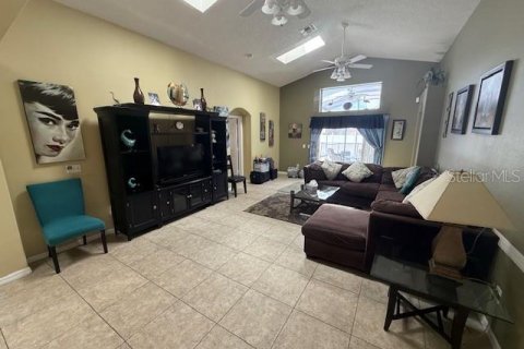Villa ou maison à vendre à Kissimmee, Floride: 5 chambres, 198.44 m2 № 2127469 - photo 11