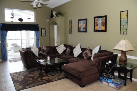 Villa ou maison à vendre à Kissimmee, Floride: 5 chambres, 198.44 m2 № 2127469 - photo 4
