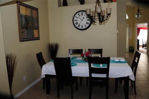Villa ou maison à vendre à Kissimmee, Floride: 5 chambres, 198.44 m2 № 2127469 - photo 9