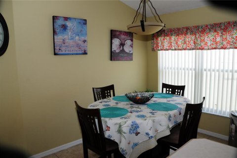 Villa ou maison à vendre à Kissimmee, Floride: 5 chambres, 198.44 m2 № 2127469 - photo 12
