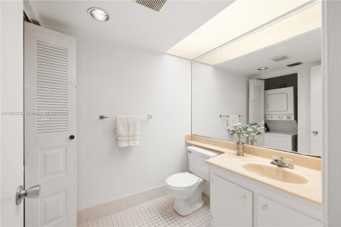 Condo in Pembroke Pines, Florida, 1 bedroom  № 1929586 - photo 12