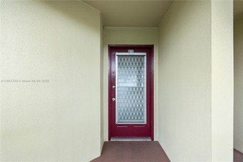 Condo in Pembroke Pines, Florida, 1 bedroom  № 1929586 - photo 21