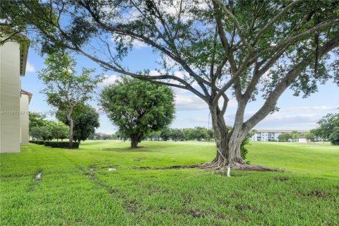 Condo in Pembroke Pines, Florida, 1 bedroom  № 1929586 - photo 19