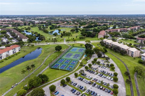 Condo in Pembroke Pines, Florida, 1 bedroom  № 1929586 - photo 29