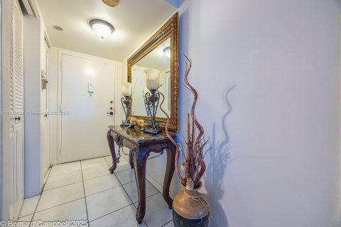 Condo in Pembroke Pines, Florida, 3 bedrooms  № 1924385 - photo 4