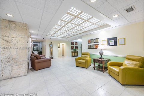 Condo in Pembroke Pines, Florida, 3 bedrooms  № 1924385 - photo 28