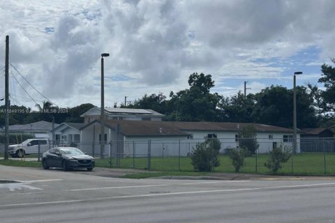 Commercial property in Miami, Florida 184.69 sq.m. № 1698003 - photo 20