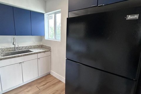 Commercial property in Miami, Florida 184.69 sq.m. № 1698003 - photo 14