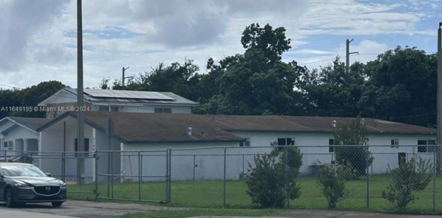 Commercial property in Miami, Florida 184.69 sq.m. № 1698003