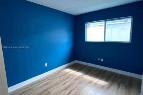 Commercial property in Miami, Florida 184.69 sq.m. № 1698003 - photo 7