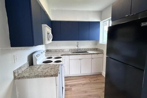 Commercial property in Miami, Florida 184.69 sq.m. № 1698003 - photo 16