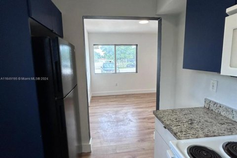 Commercial property in Miami, Florida 184.69 sq.m. № 1698003 - photo 15