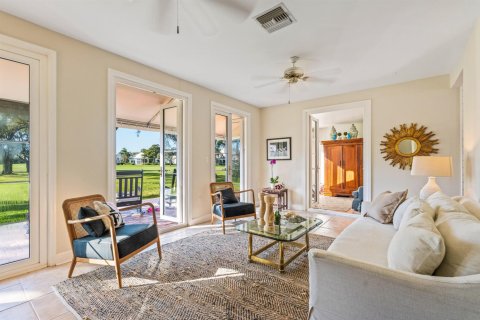 House in Vero Beach, Florida 2 bedrooms, 146.88 sq.m. № 2146203 - photo 15