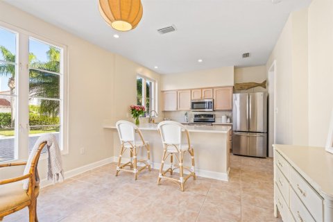House in Vero Beach, Florida 2 bedrooms, 146.88 sq.m. № 2146203 - photo 9