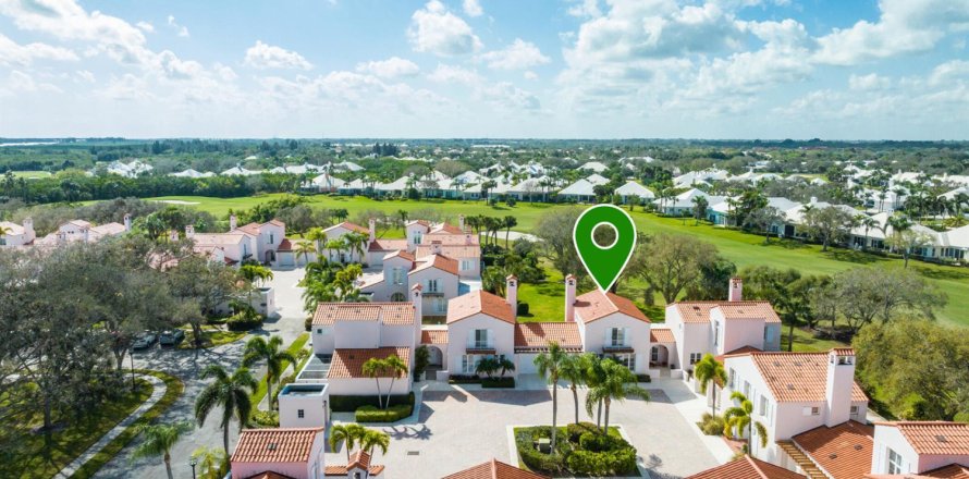 House in Vero Beach, Florida 2 bedrooms, 146.88 sq.m. № 2146203