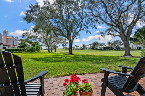 House in Vero Beach, Florida 2 bedrooms, 146.88 sq.m. № 2146203 - photo 21