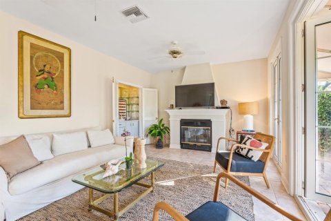 House in Vero Beach, Florida 2 bedrooms, 146.88 sq.m. № 2146203 - photo 13