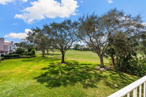 House in Vero Beach, Florida 2 bedrooms, 146.88 sq.m. № 2146203 - photo 25
