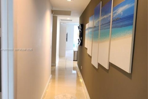 Copropriété à louer à Sunny Isles Beach, Floride: 3 chambres, 183.39 m2 № 2076679 - photo 23