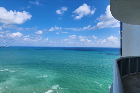 Copropriété à louer à Sunny Isles Beach, Floride: 3 chambres, 183.39 m2 № 2076679 - photo 15