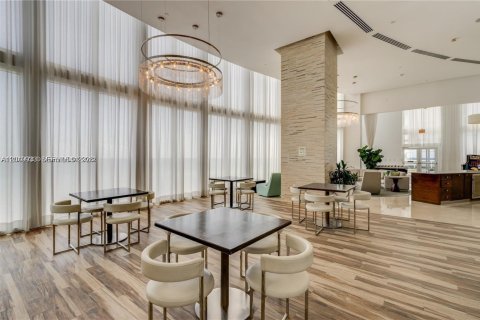 Copropriété à louer à Sunny Isles Beach, Floride: 3 chambres, 183.39 m2 № 2076679 - photo 4