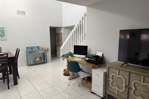 Купить таунхаус в Майами-Лейкс, Флорида 3 спальни, 146.97м2, № 1995771 - фото 15