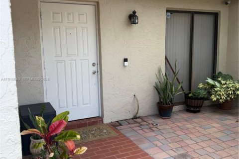 Таунхаус в Майами-Лейкс, Флорида 3 спальни, 146.97м2 № 1995771