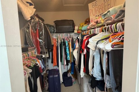 Купить таунхаус в Майами-Лейкс, Флорида 3 спальни, 146.97м2, № 1995771 - фото 16