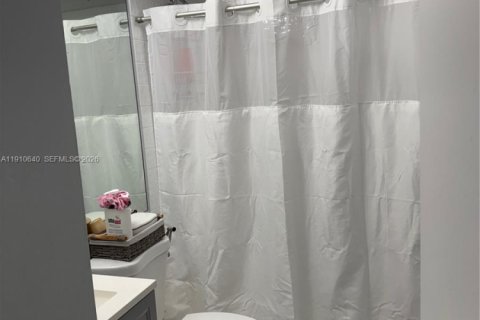 Купить таунхаус в Майами-Лейкс, Флорида 3 спальни, 146.97м2, № 1995771 - фото 13