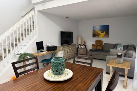 Купить таунхаус в Майами-Лейкс, Флорида 3 спальни, 146.97м2, № 1995771 - фото 11