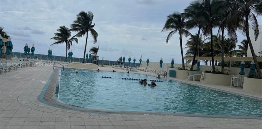 Condo à Hollywood, Floride, 1 chambre № 1727621