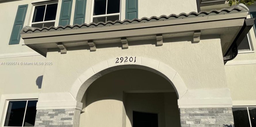 Дом в Майами, Флорида 3 спальни, 147.53м2 № 1967125