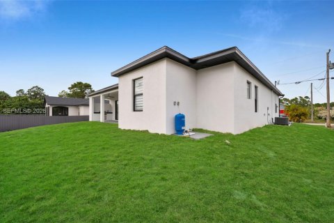 Villa ou maison à vendre à Lehigh Acres, Floride: 3 chambres № 2025251 - photo 12