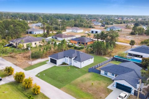 Villa ou maison à vendre à Lehigh Acres, Floride: 3 chambres № 2025251 - photo 4