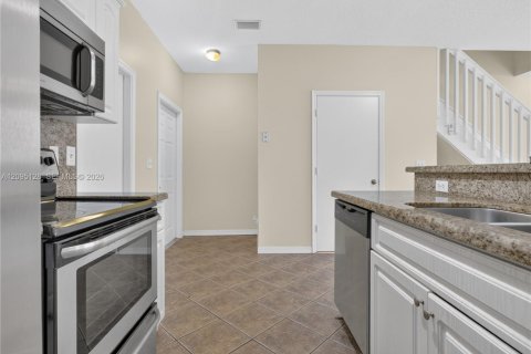 Townhouse in Weston, Florida 2 bedrooms, 90.95 sq.m. № 2392091 - photo 16