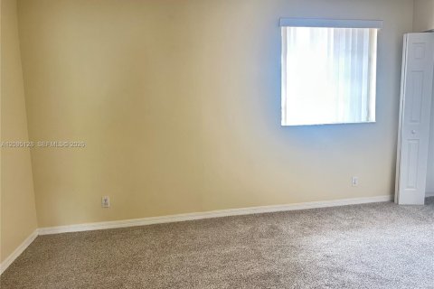 Townhouse in Weston, Florida 2 bedrooms, 90.95 sq.m. № 2392091 - photo 30