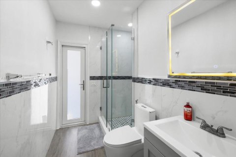 House in Miami, Florida 3 bedrooms, 170.57 sq.m. № 1946598 - photo 26