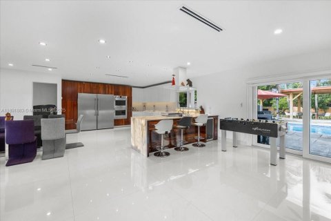 House in Miami, Florida 3 bedrooms, 170.57 sq.m. № 1946598 - photo 9