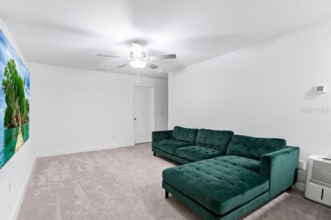 Townhouse in BRYANT SQUARE

 in New Port Richey, Florida 3 bedrooms, 215.44 sq.m. № 2197459 - photo 15