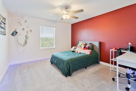 Townhouse in BRYANT SQUARE

 in New Port Richey, Florida 3 bedrooms, 215.44 sq.m. № 2197459 - photo 24