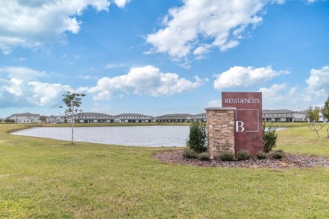 Townhouse in BRYANT SQUARE

 in New Port Richey, Florida 3 bedrooms, 215.44 sq.m. № 2197459 - photo 30